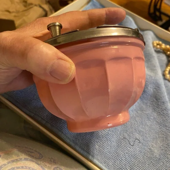 Vintage sugar bowl with metal flip lid - Picture 4 of 7